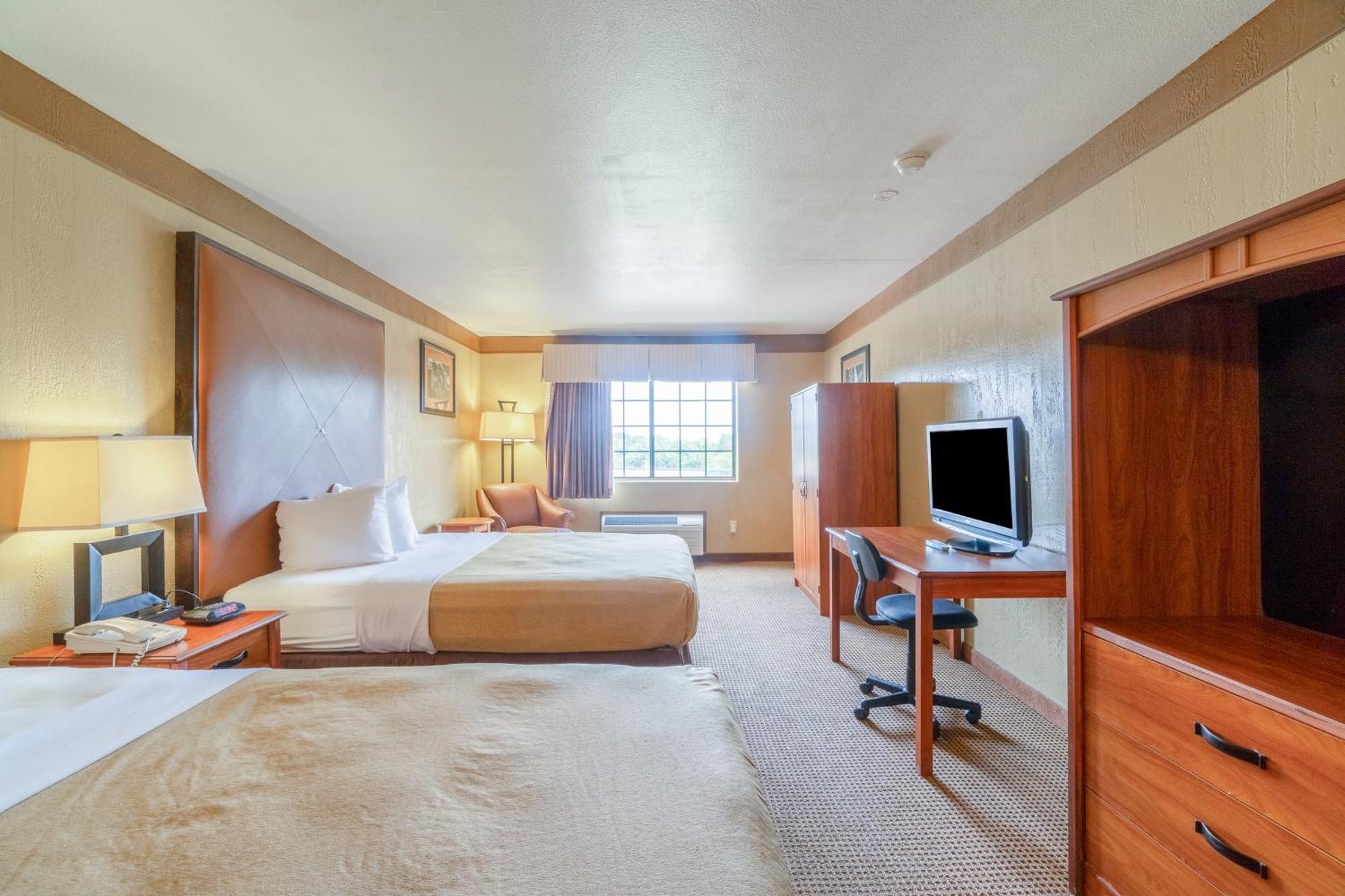 Texan By Oyo Us-181 Hotel