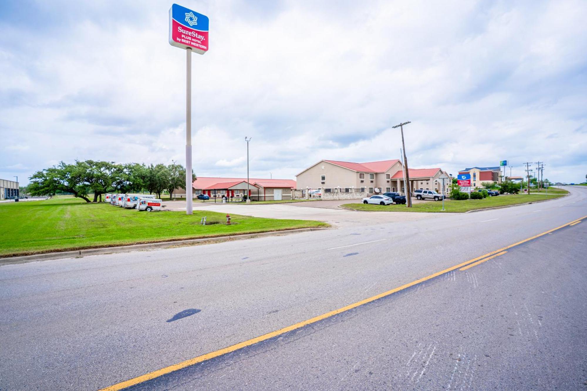 Hotel Texan By Oyo Us-181 3*