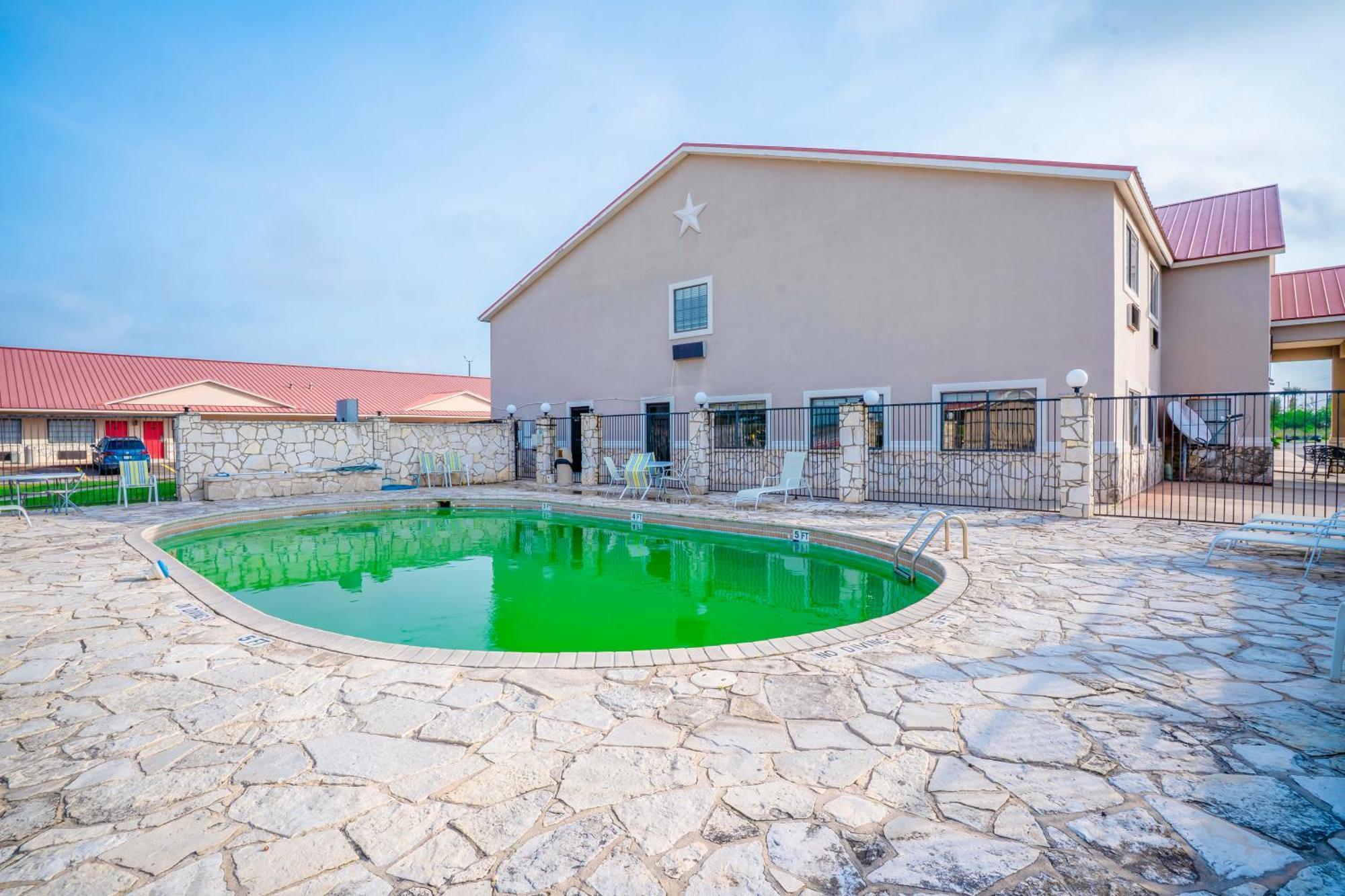 Texan By Oyo Us-181 Hotel Beeville